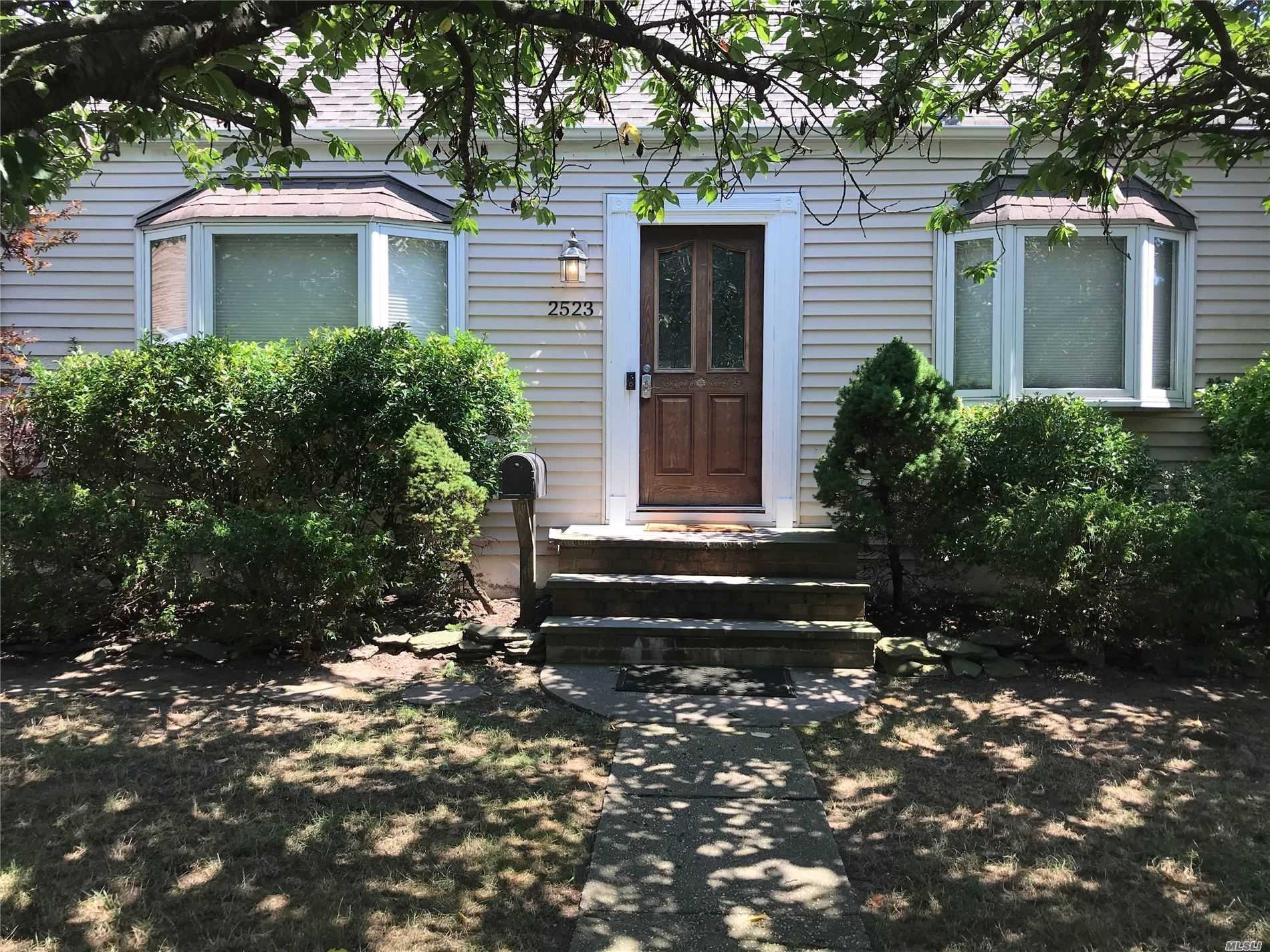 #1 photo, 2523 Hewlett Lane, ナッソー郡 Bellmore , NY 11710