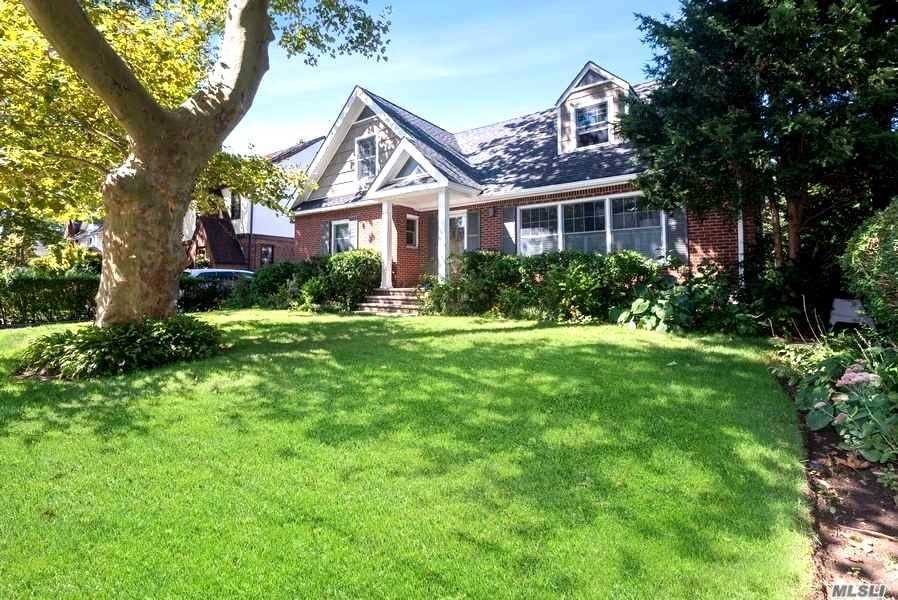 #1 photo, 88 Roosevelt Street, ناسو Garden City , NY 11530