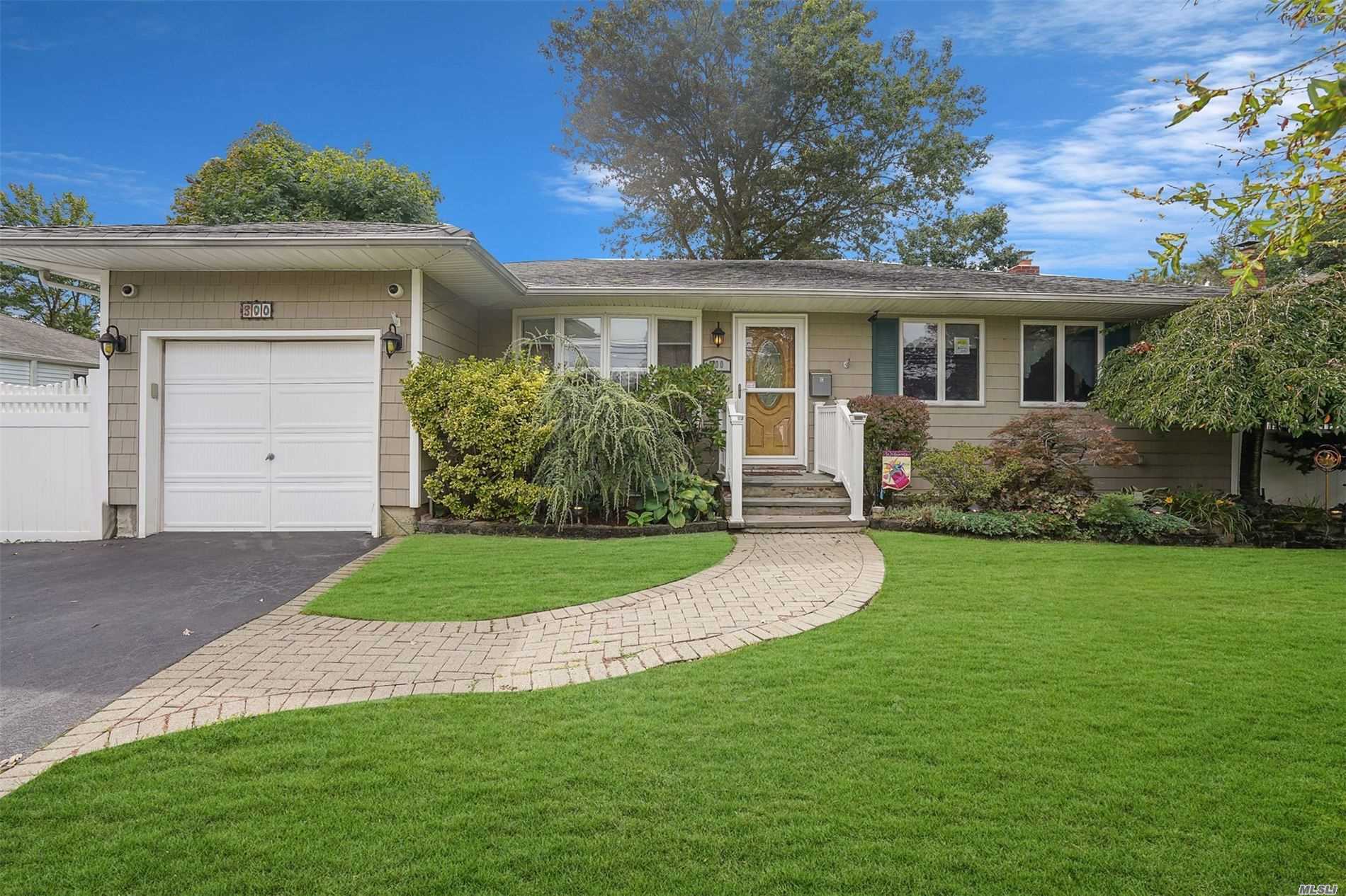 #1 photo, 300 W 5th Street, Deer Park , NY 11729