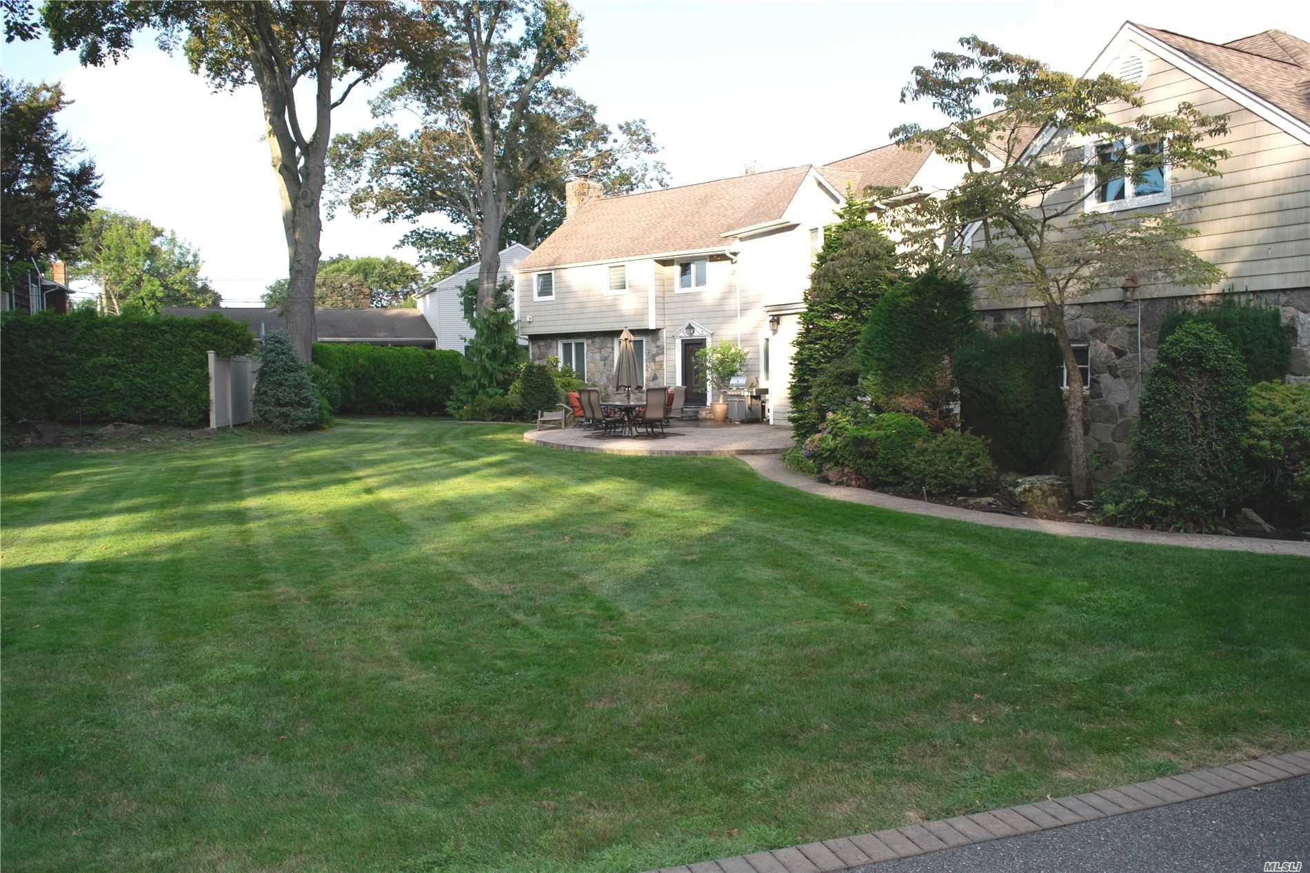 #1 photo, 1966 Ashley Place, Westbury , NY 11590