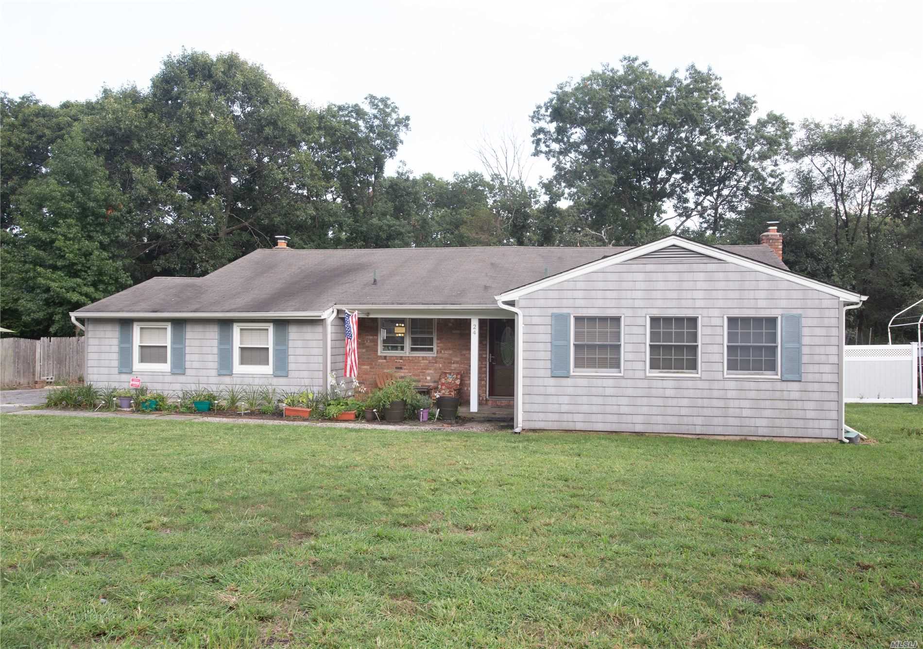 #1 photo, 24 Essex Drive, Coram , NY 11727