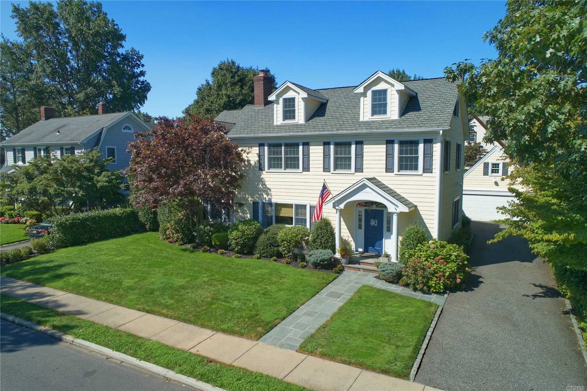 #1 photo, 144 Euston Road, নাসাউ কাউন্টি Garden City , NY 11530