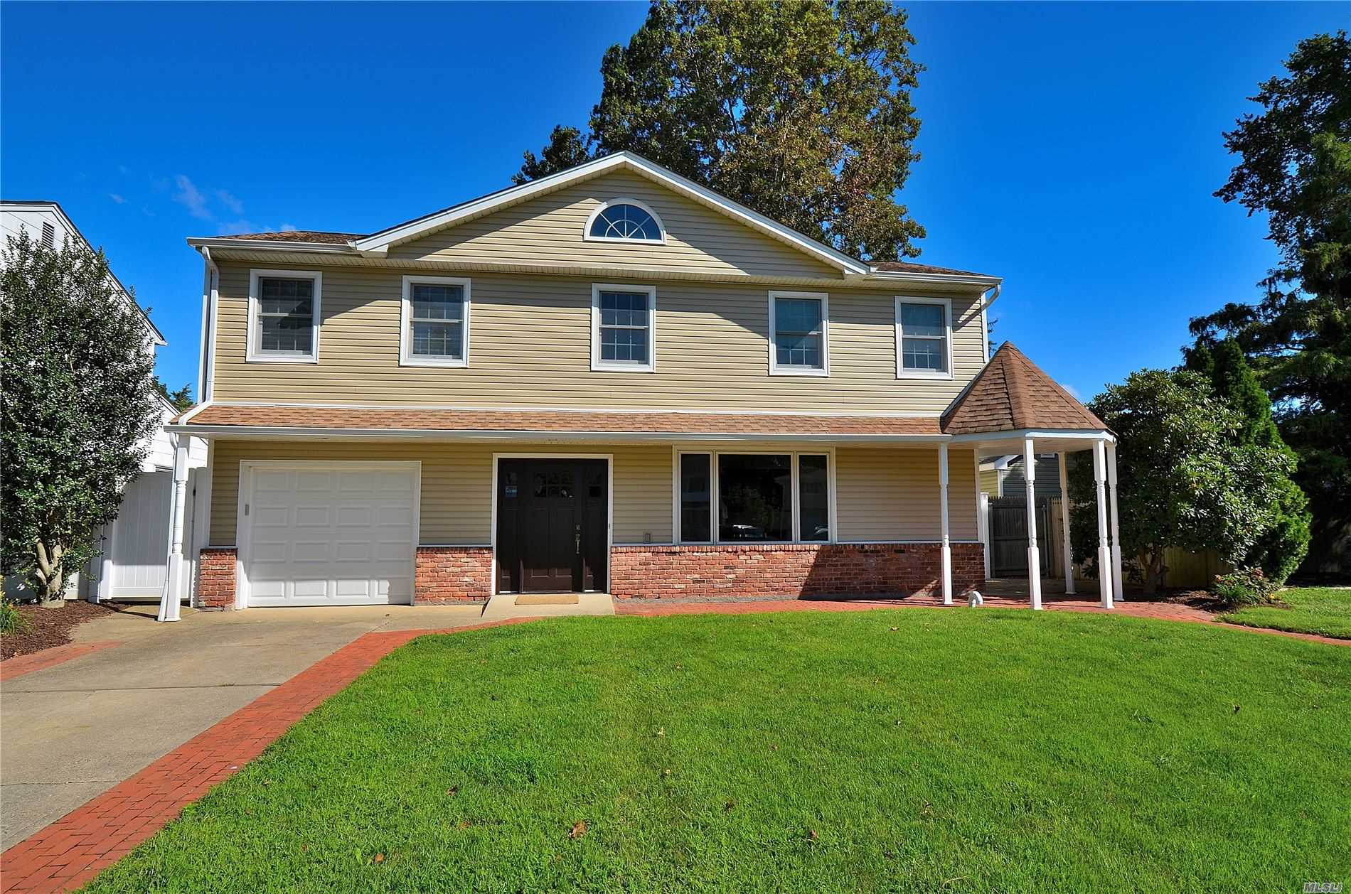 #1 photo, 5 Lou Court, Melville , NY 11747