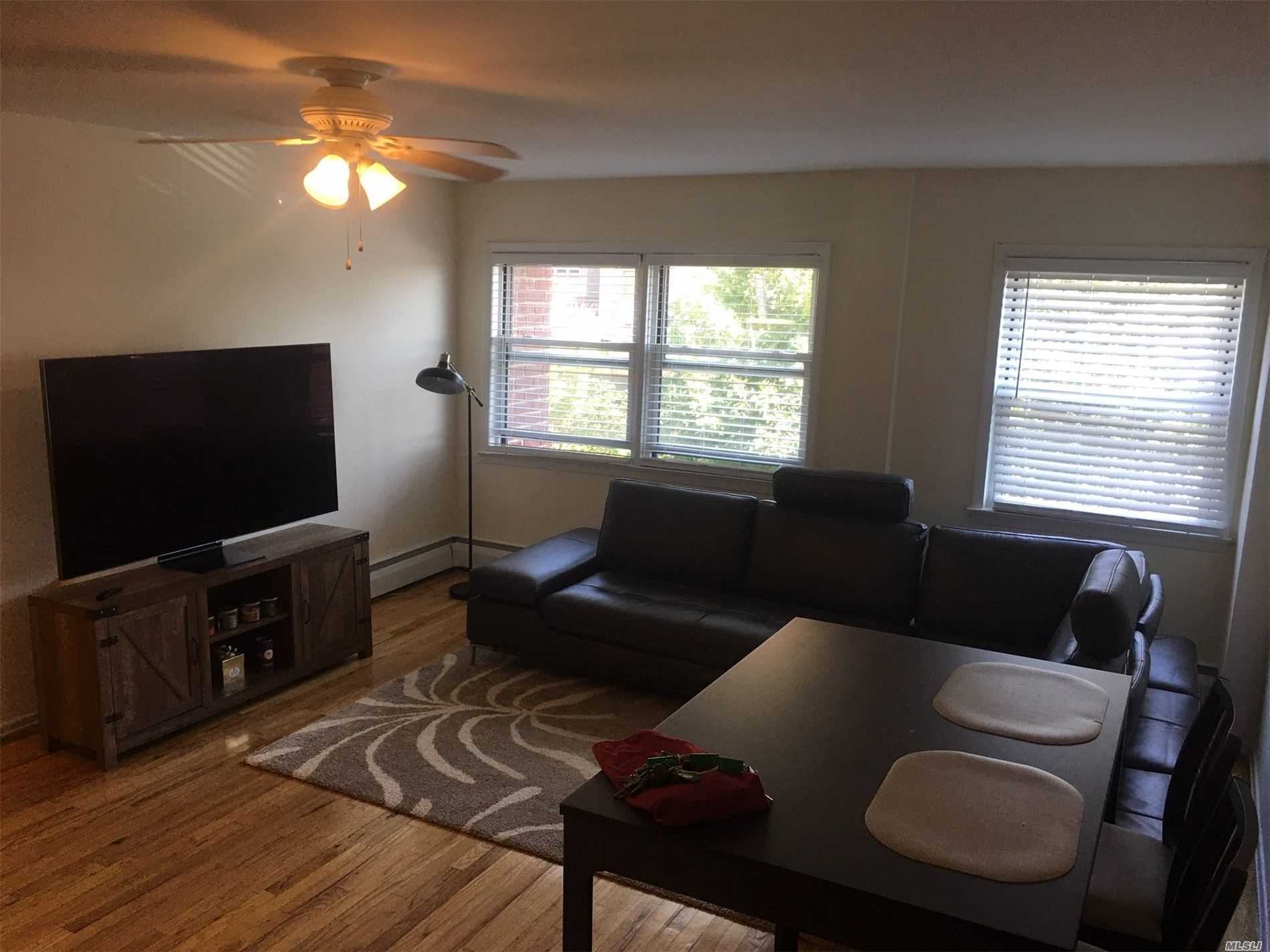 #1 photo, 35 Bay Drive, सफ़ोक काउंटी West Islip , NY 11795