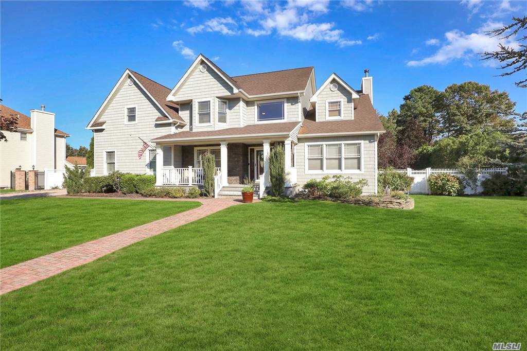 #1 photo, 3 Cedar Court, Bohemia , NY 11716