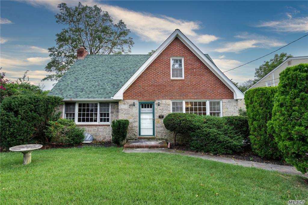 #1 photo, 186 Wilson Avenue, Westbury , NY 11590