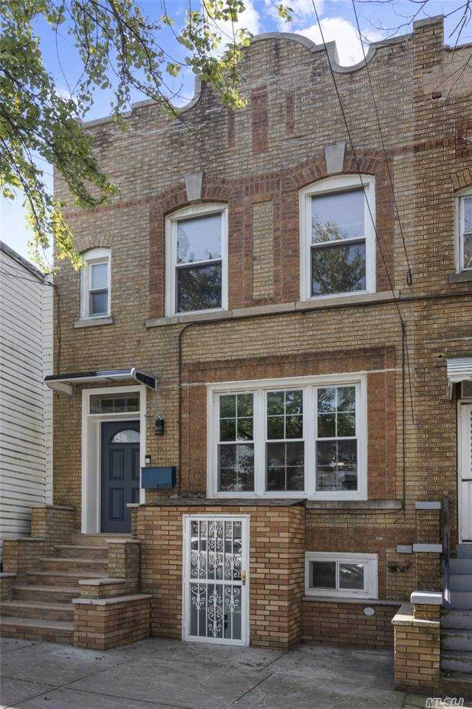 #1 photo, 60-70 54th Street, कुईंस Maspeth , NY 11378