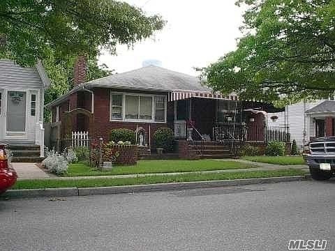 #1 photo, 863 Court Road, ناسو Franklin Square , NY 11010