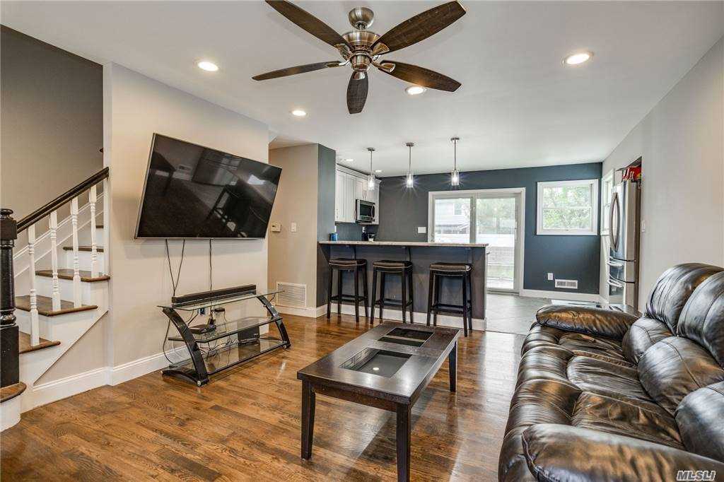 #1 photo, 8 Marlboro Drive, سوفولك Port Jefferson Station , NY 11776