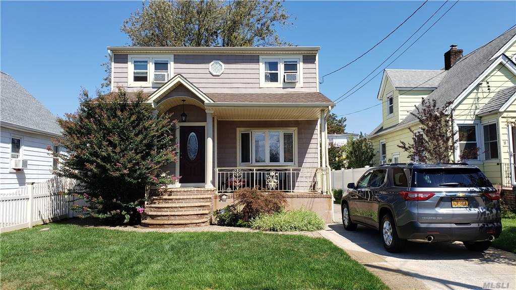 #1 photo, 1711 Westmoreland Road, Merrick , NY 11566