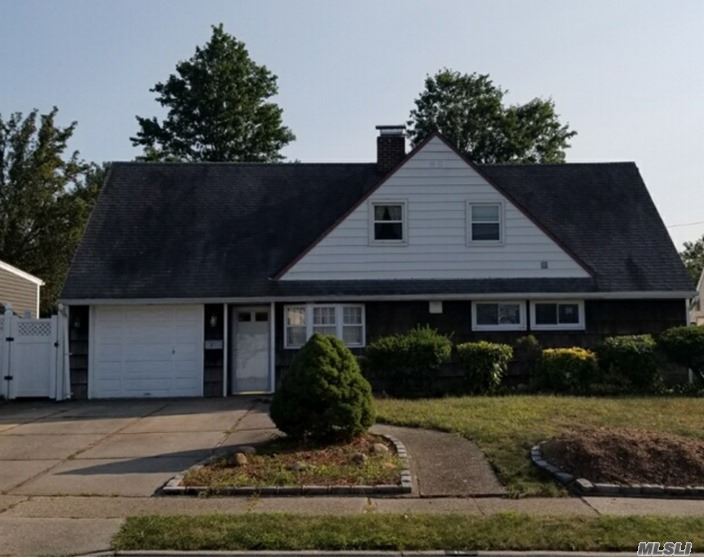 #1 photo, 16 Tiller Lane, Levittown , NY 11756