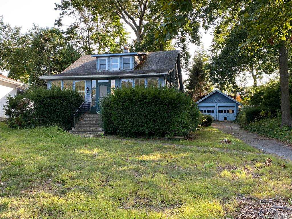 #1 photo, 24 Soundview Avenue, サフォーク郡 East Northport , NY 11731