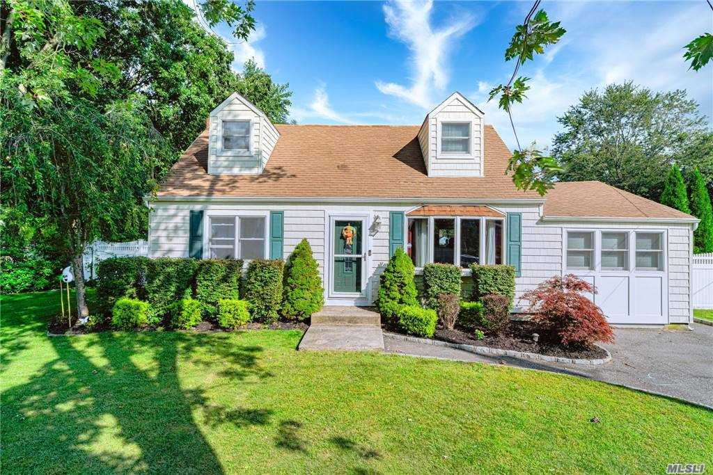 #1 photo, 17 Bonnybill Drive Drive, サフォーク郡 Centereach , NY 11720