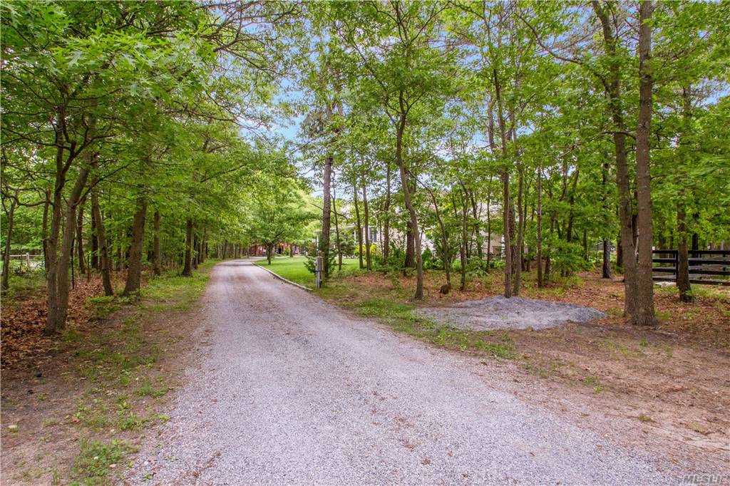 #1 photo, 221 Silas Carter Road, Саффолк ‖ Manorville , NY 11949