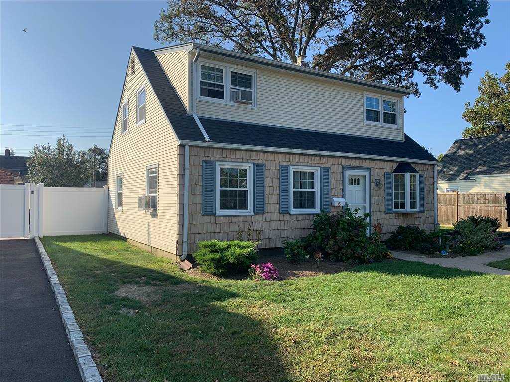 #1 photo, 6 Haven Lane, ナッソー郡 Levittown , NY 11756