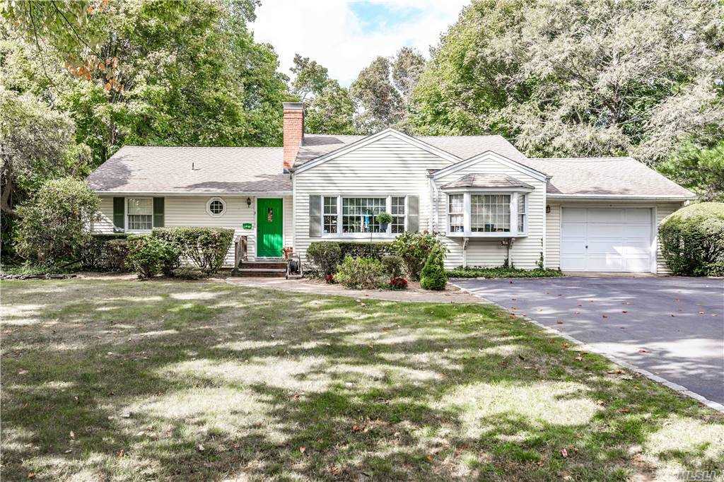 #1 photo, 7 Quaker Path, Huntington , NY 11743