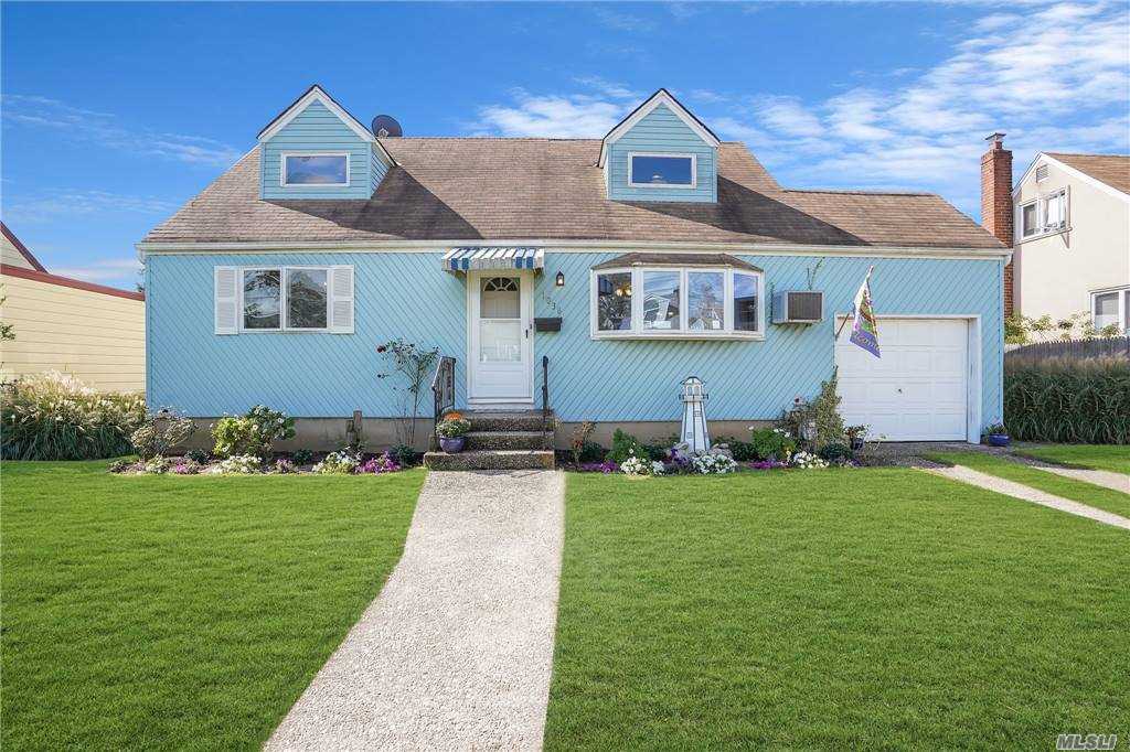#1 photo, 1038 N Erie Avenue, 東長島 Lindenhurst , NY 11757