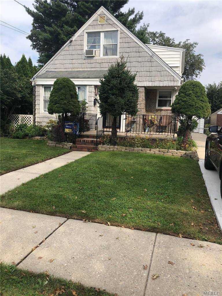 #1 photo, 330 Harvard Road, Garden City South , NY 11530