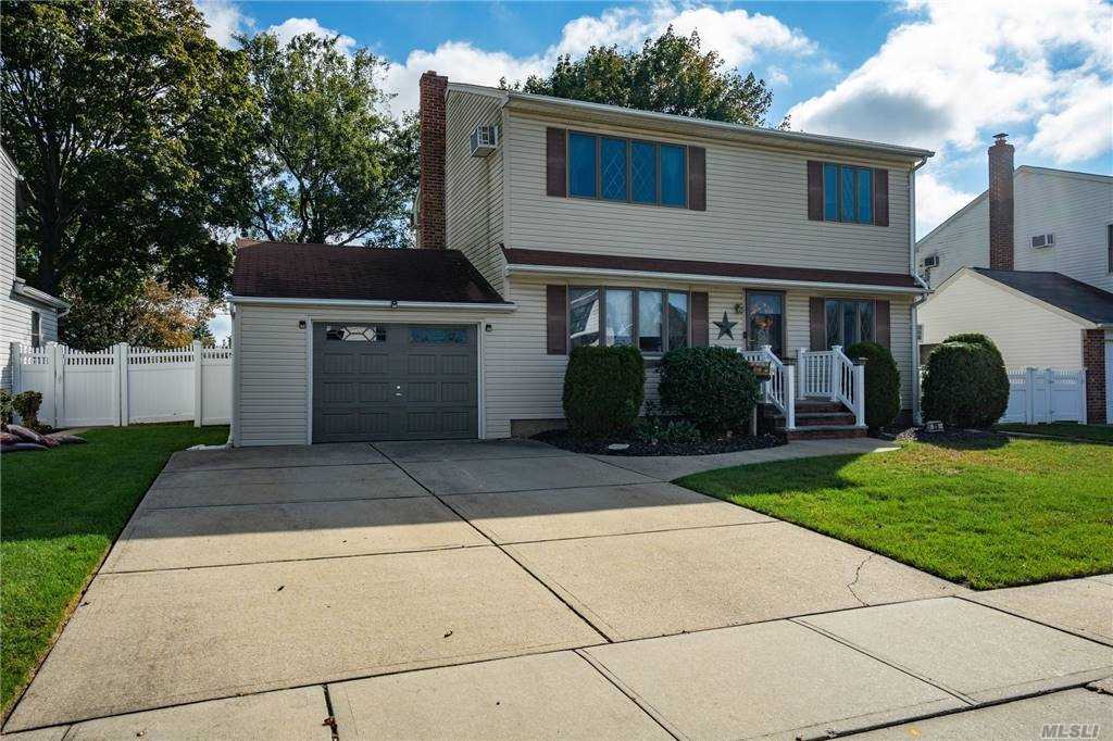 #1 photo, 25 George Avenue, ناسو Hicksville , NY 11801