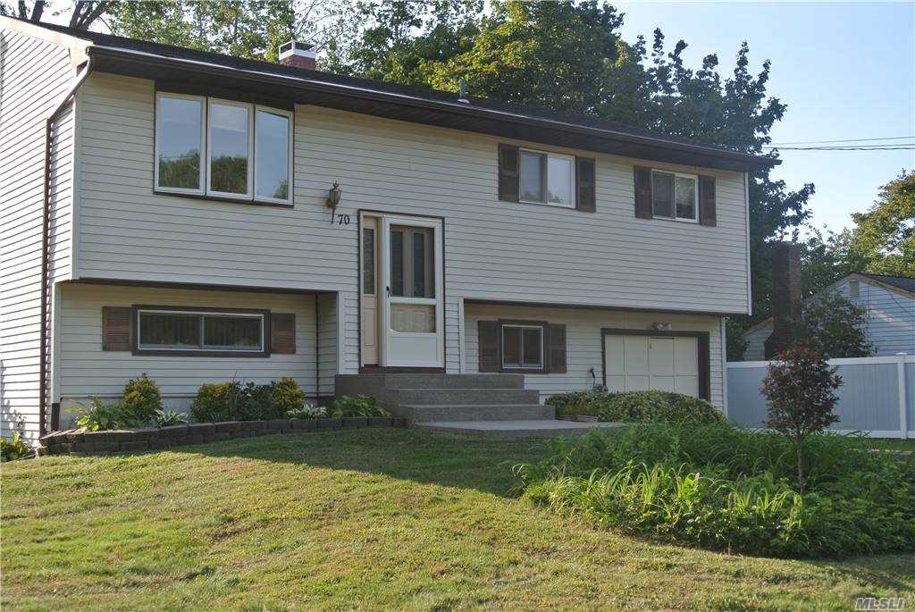 #1 photo, 70 Bellwood Avenue, سوفولك South Setauket , NY 11720