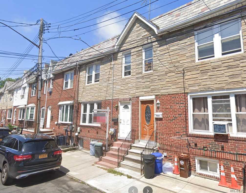 #1 photo, 95-19 Woodhaven Court, クイーンズ区 Ozone Park , NY 11416