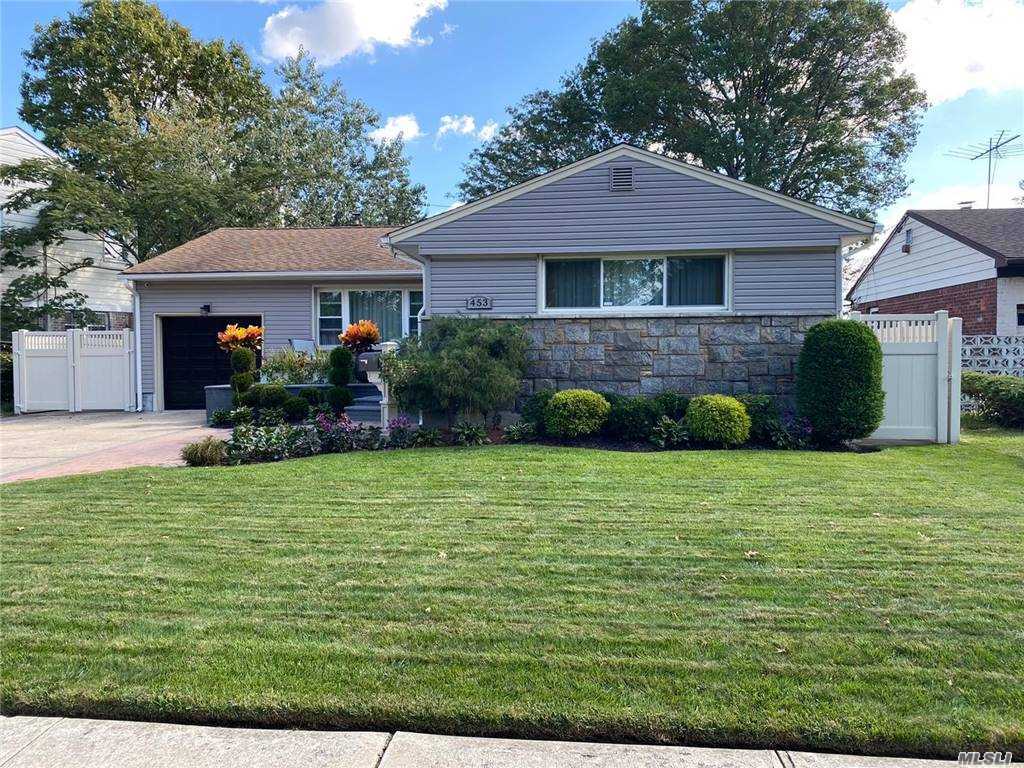 #1 photo, 453 Parkway Drive, 长岛 Elmont , NY 11003