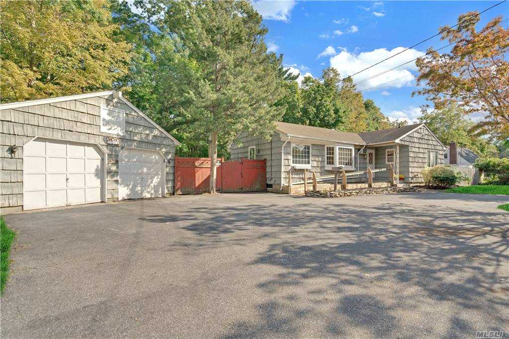 #1 photo, 165 Hauppauge Road, Smithtown , NY 11787