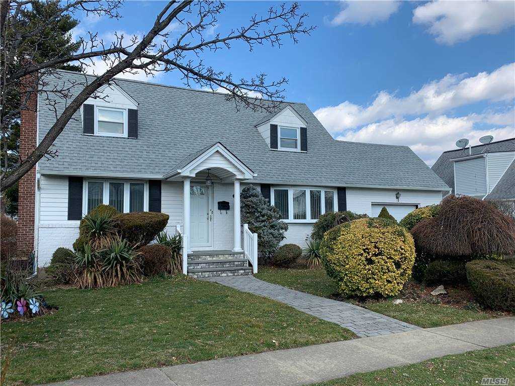 #1 photo, 30 Amby Avenue, ناسو Plainview , NY 11803