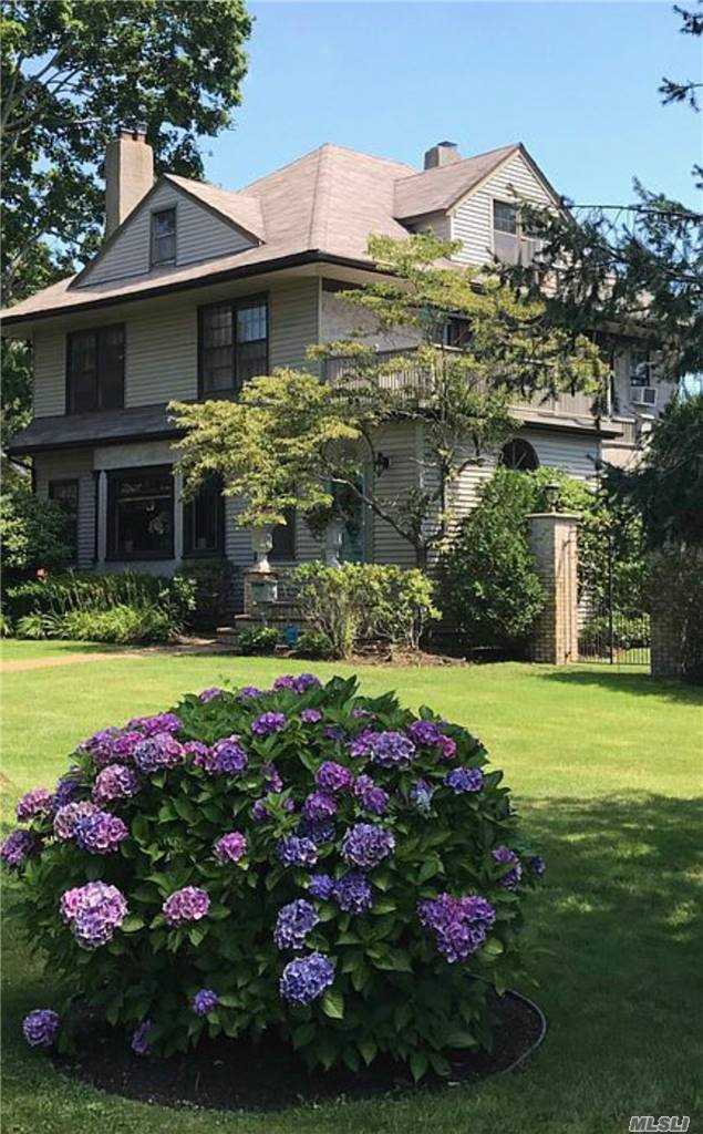 #1 photo, 314 Woodland Drive, Brightwaters , NY 11718