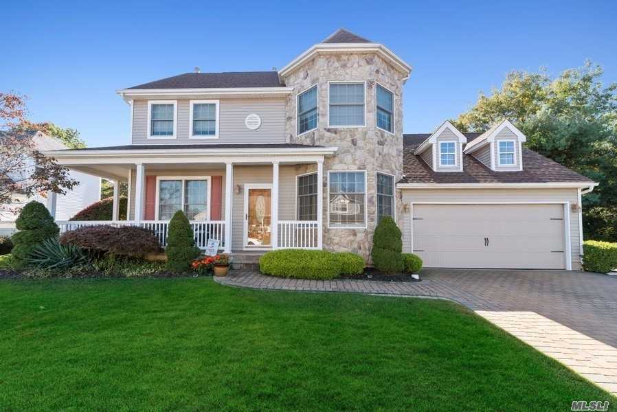 #1 photo, 2 Lavender Lane, Holtsville , NY 11742