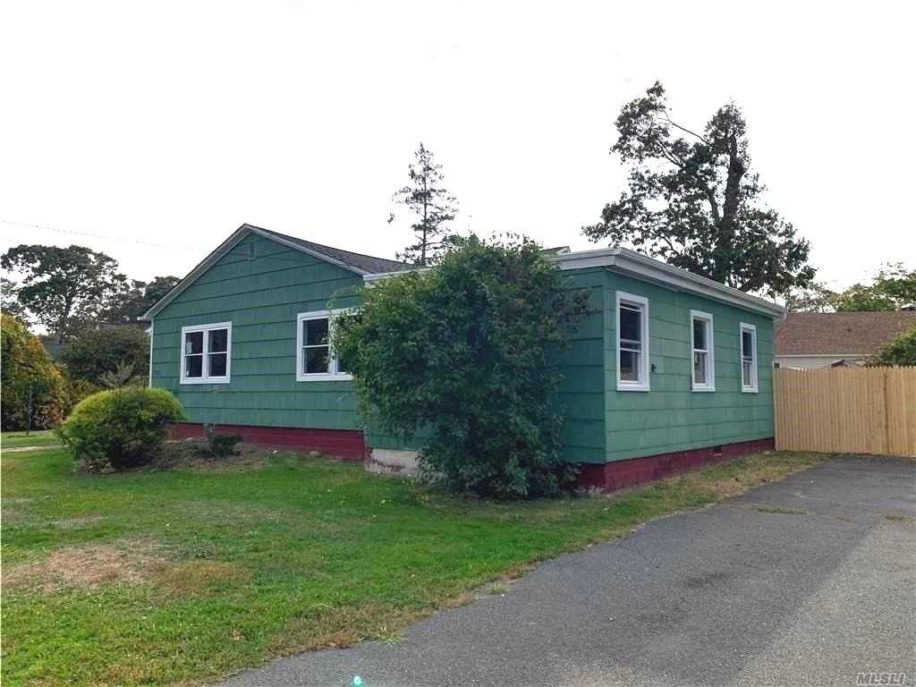 #1 photo, 54 Robinson Drive, Shirley , NY 11967