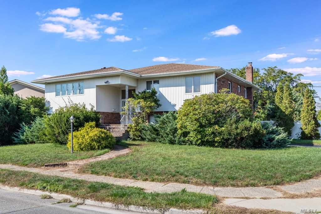 #1 photo, 2996 Hewlett Avenue, Нассау ‖ Merrick , NY 11566