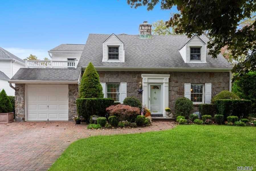 #1 photo, 65 Kingsbury Road, Garden City , NY 11530