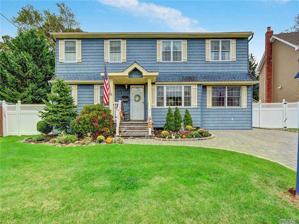 #1 photo, 426 Brendan Avenue, Massapequa Park , NY 11762