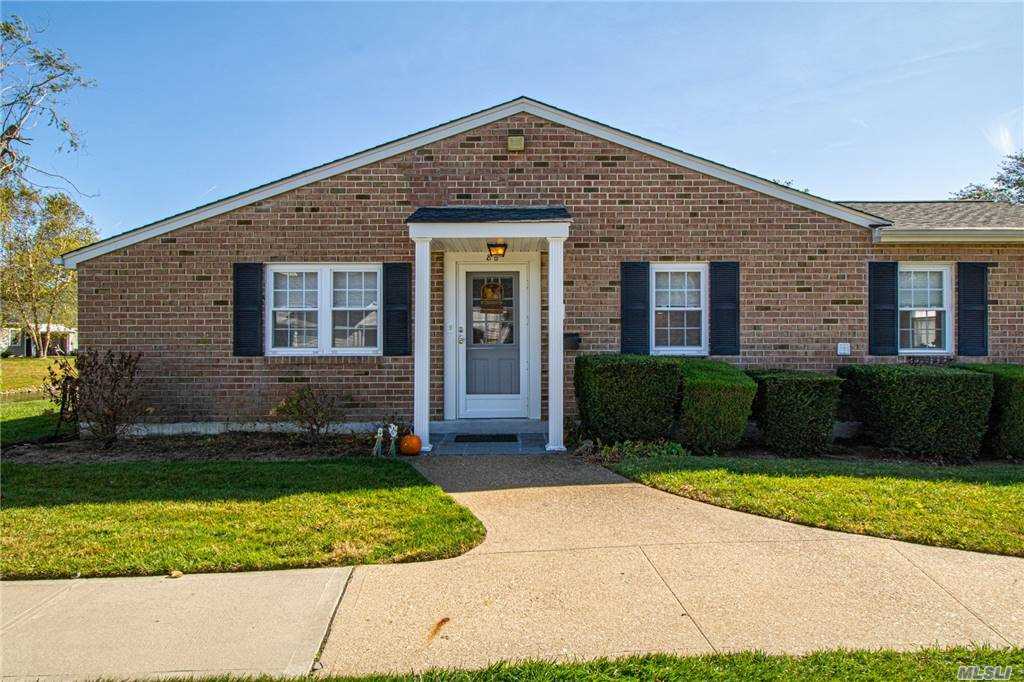 #1 photo, 86 Harbor South, Amityville , NY 11701