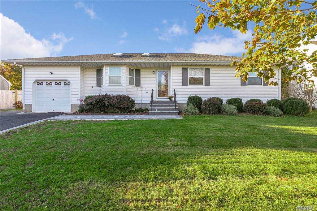 #1 photo, 24 Meadow Court, Manorville , NY 11949