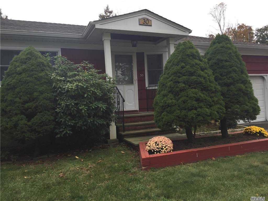 #1 photo, 30 Sinclair Drive, מחוז סאפוק Greenlawn , NY 11740