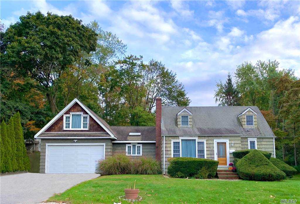 #1 photo, 62 N Woodhull Road, سوفولك Huntington , NY 11743