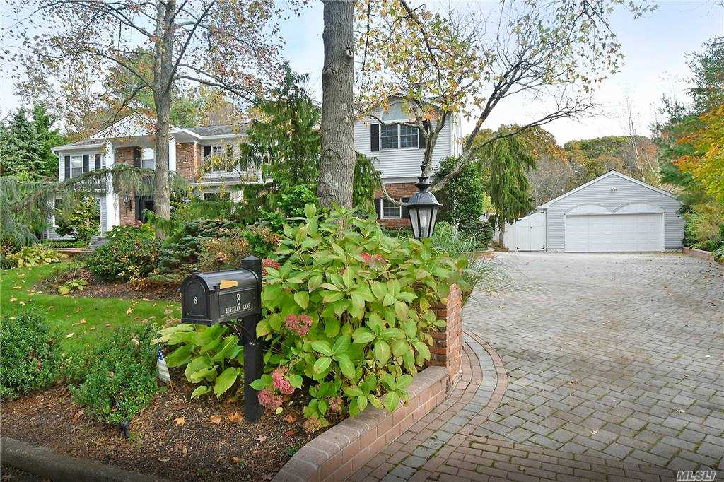 #1 photo, 8 Burnham Lane, Dix Hills , NY 11746