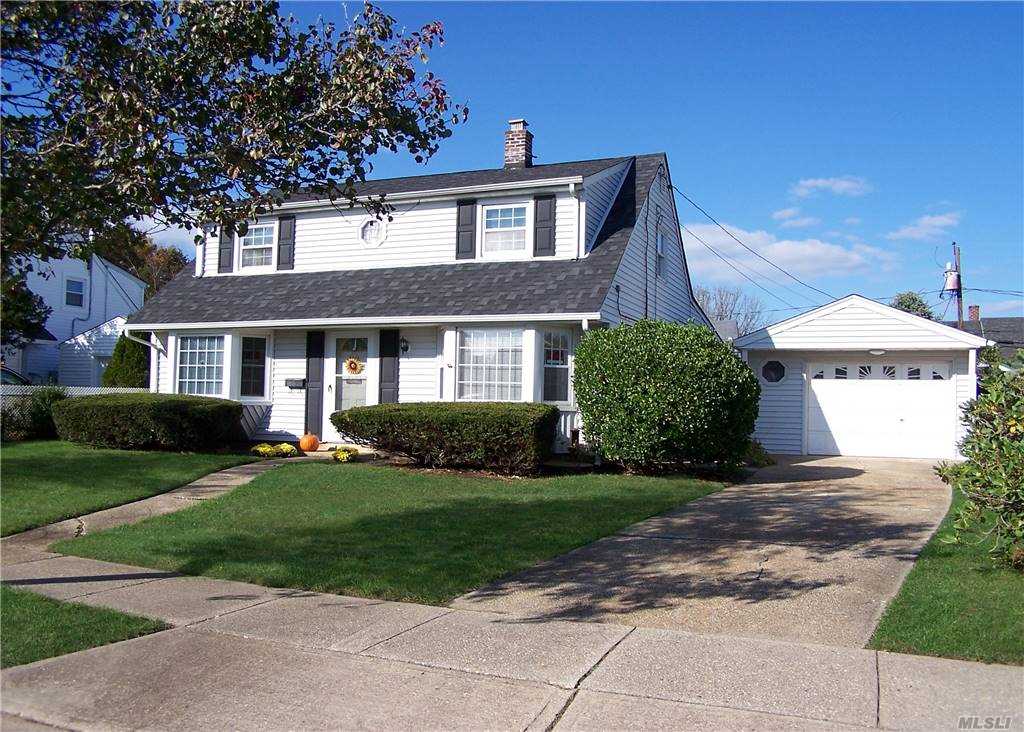 #1 photo, 27 Drake Lane, Levittown , NY 11756