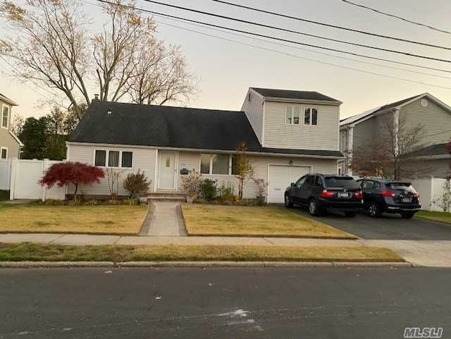 #1 photo, 73 Floral Drive, מחוז נסאו Plainview , NY 11803