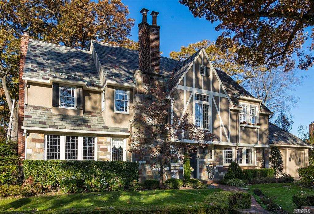 #1 photo, 65 Andover Road, Rockville Centre , NY 11570