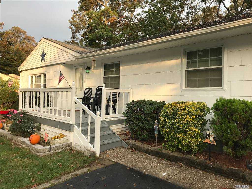 #1 photo, 200 Sampson Avenue, サフォーク郡 Ronkonkoma , NY 11749