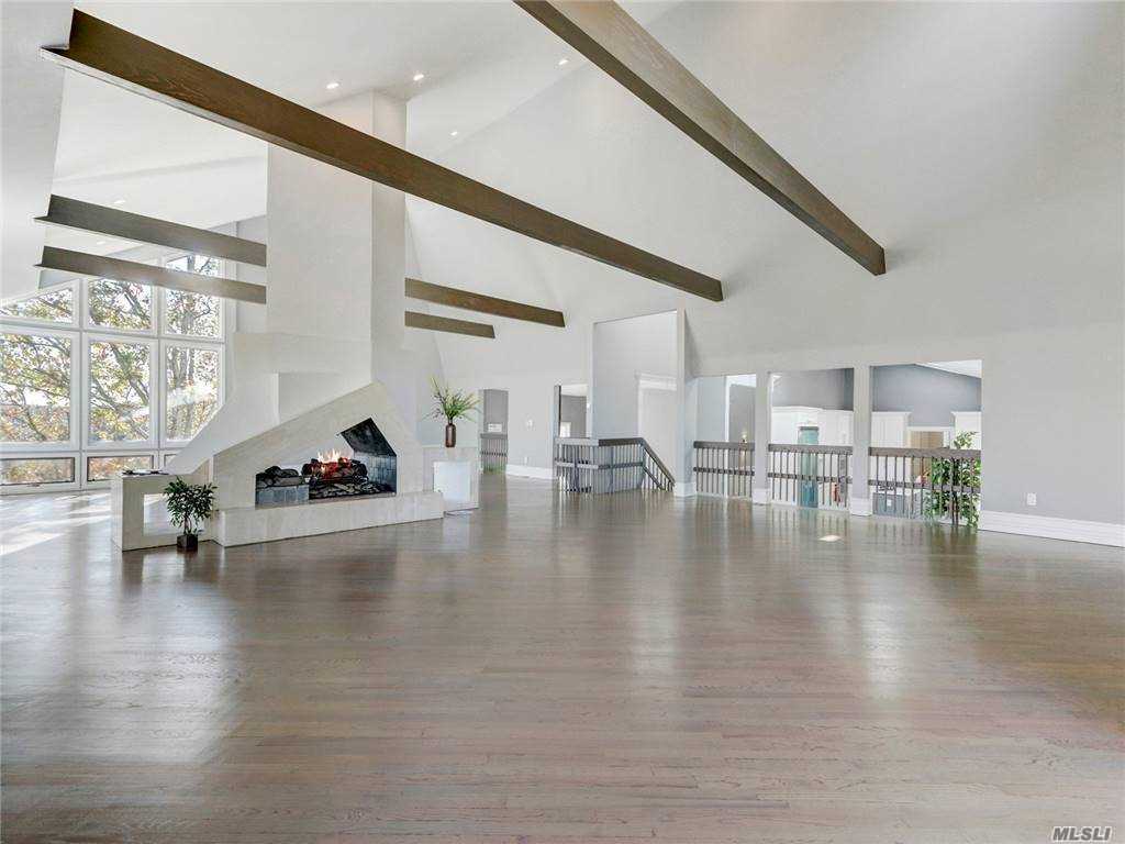 #1 photo, 40 Westview Drive, Upper Brookville , NY 11771