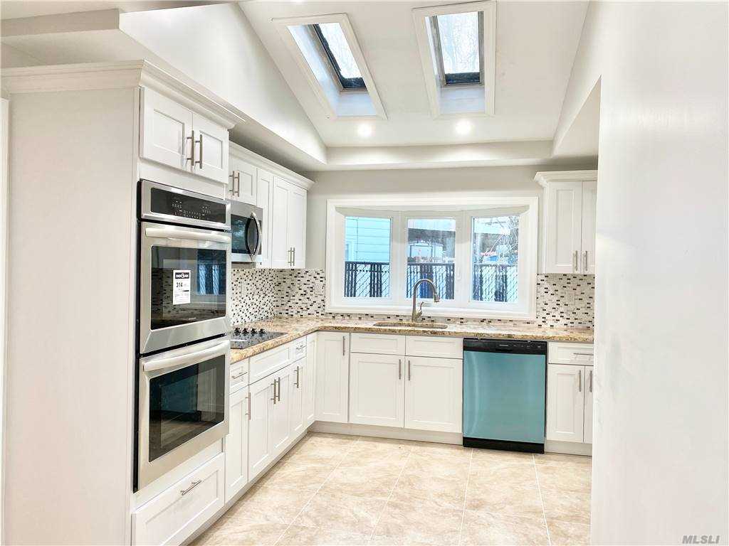 #1 photo, 108 Joan Court, ナッソー郡 Elmont , NY 11003