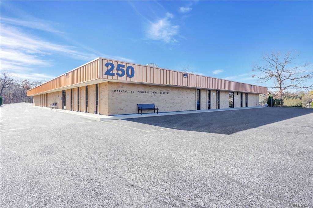 #1 photo, 250 Patchogue-Yaphan Road, 东长岛 Patchogue , NY 11772