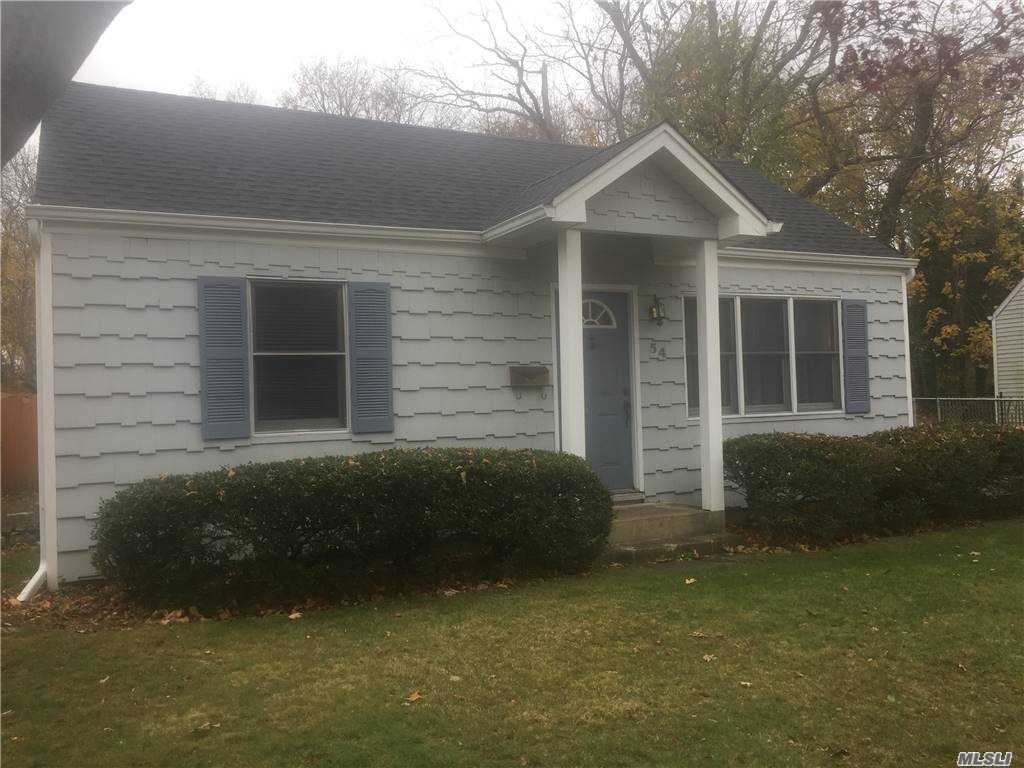 #1 photo, 54 Amityville Road, سوفولك Melville , NY 11747