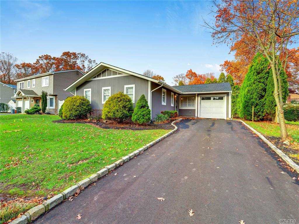 #1 photo, 23 Cedarwood Lane, Commack , NY 11725