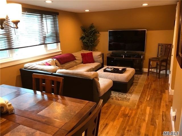 #1 photo, 69 Main Avenue, सफ़ोक काउंटी Centereach , NY 11720