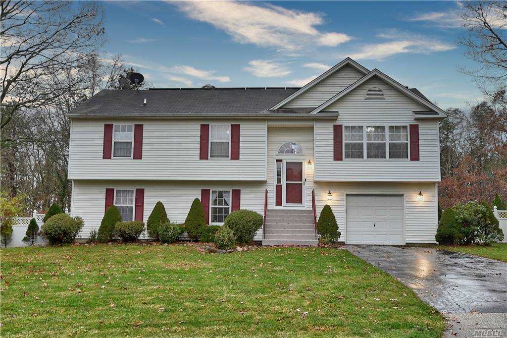 #1 photo, 4 Beach Plum Lane, Middle Island , NY 11953